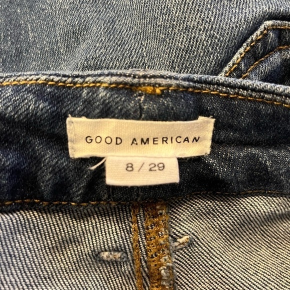 GOOD AMERICAN Good Legs Straight Leg Jeans - Picture 4 of 6